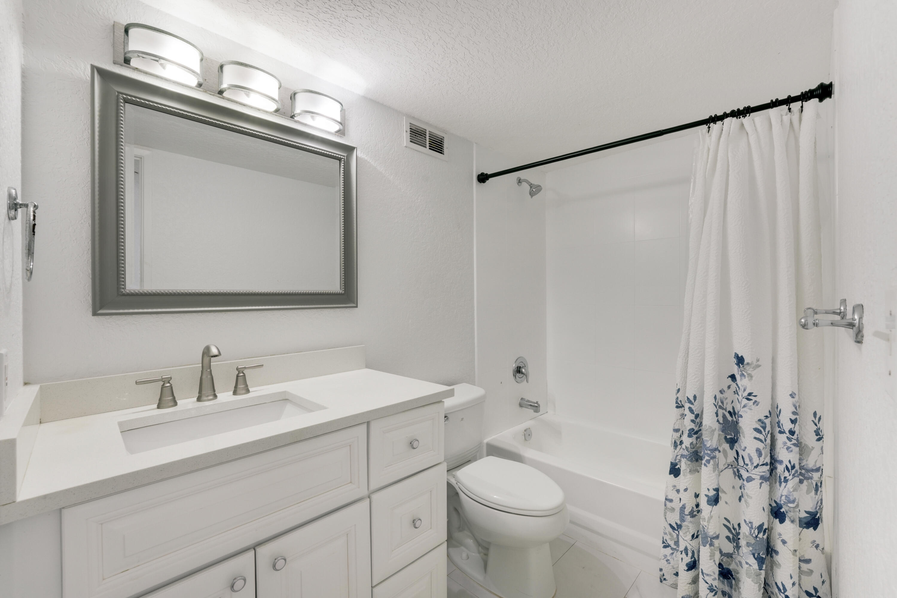 127 Yacht Club #101, Hypoluxo FL 33462