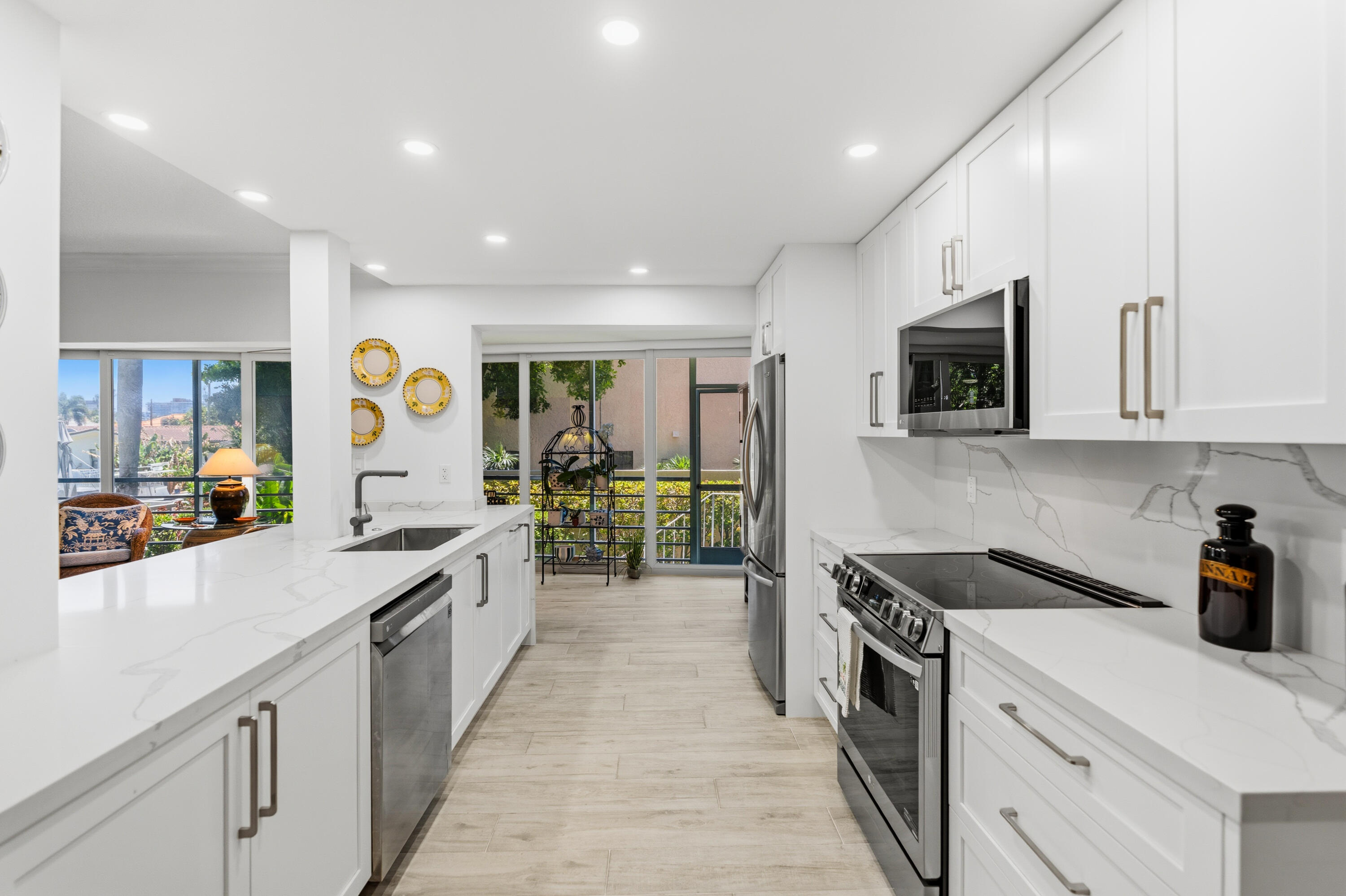 3050 NE 47th #107, Fort Lauderdale FL 33308