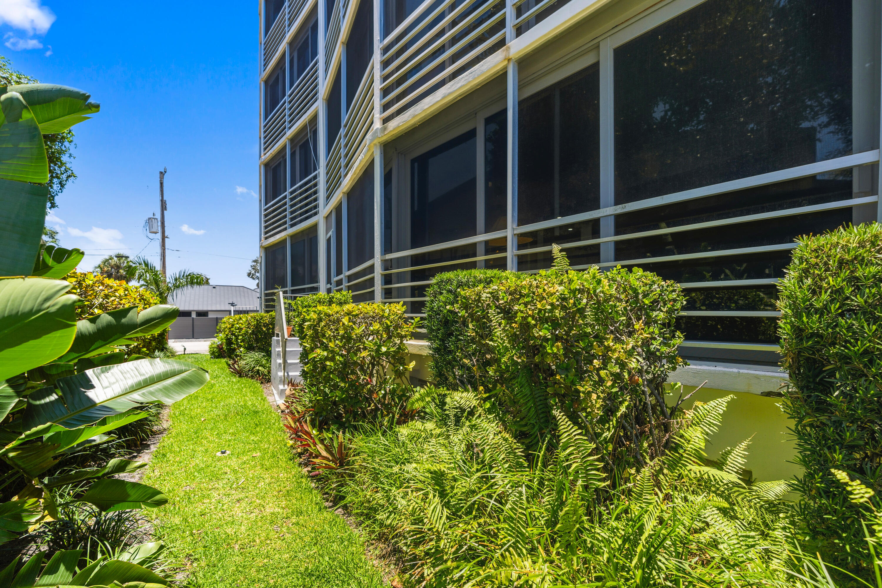 3050 NE 47th #107, Fort Lauderdale FL 33308