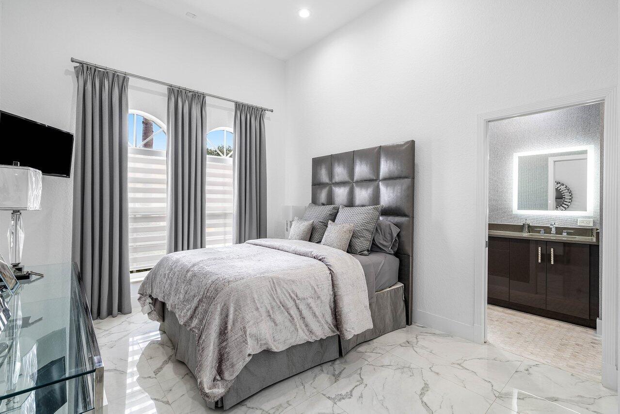 6517 Somerset, Boca Raton FL 33496