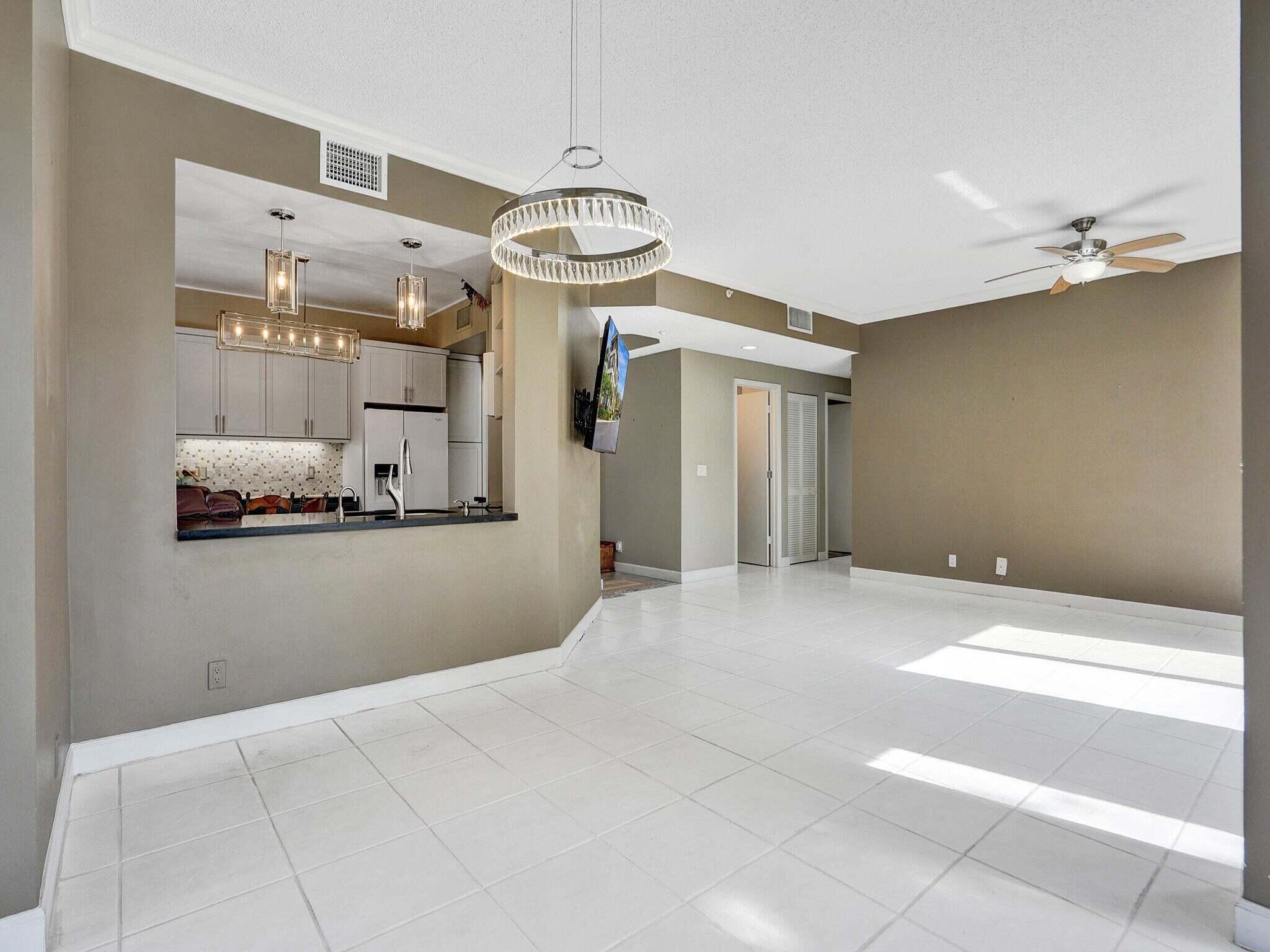 7546 La Paz #108, Boca Raton FL 33433