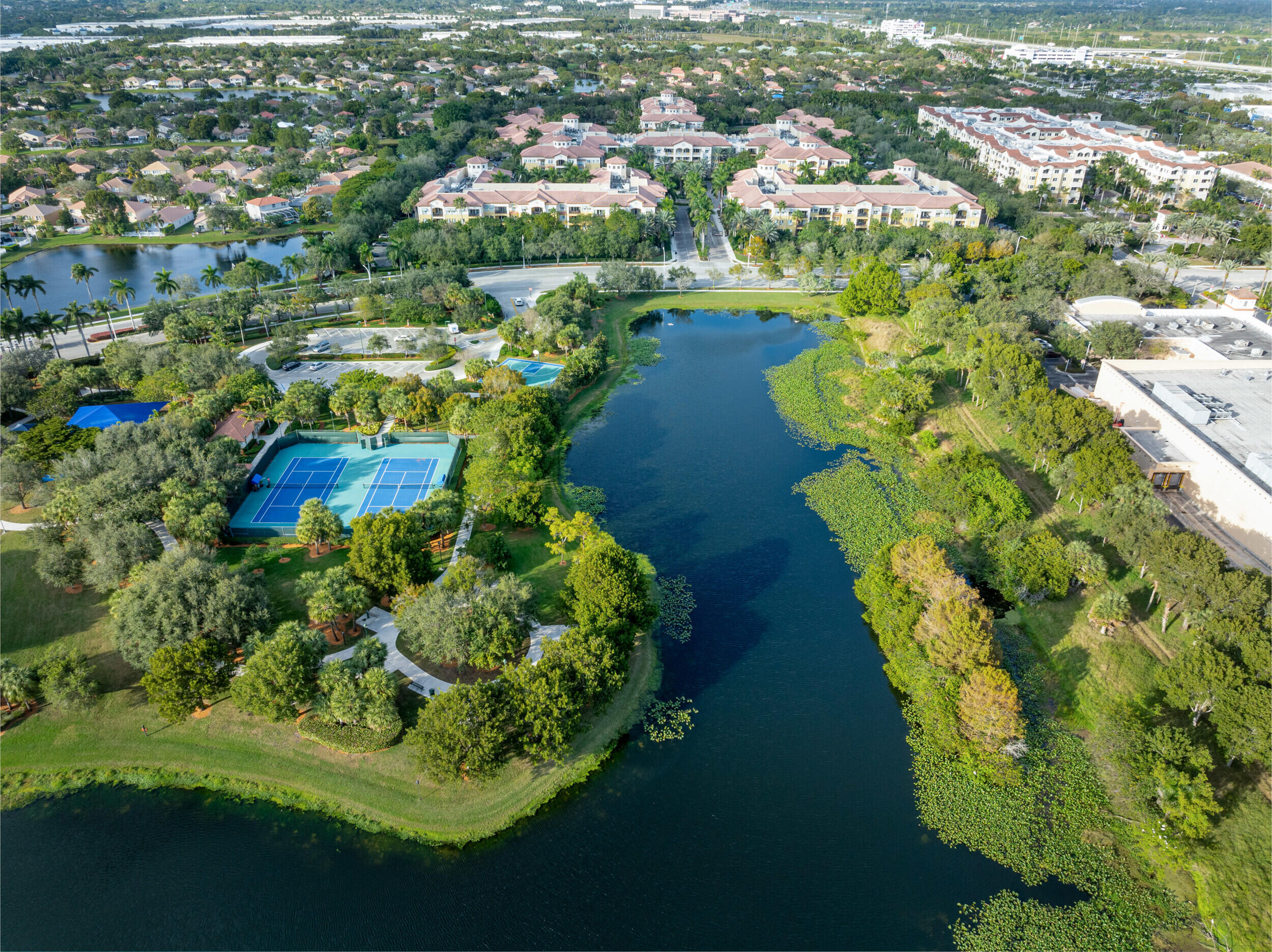 16102 Emerald Estates #220, Weston FL 33331