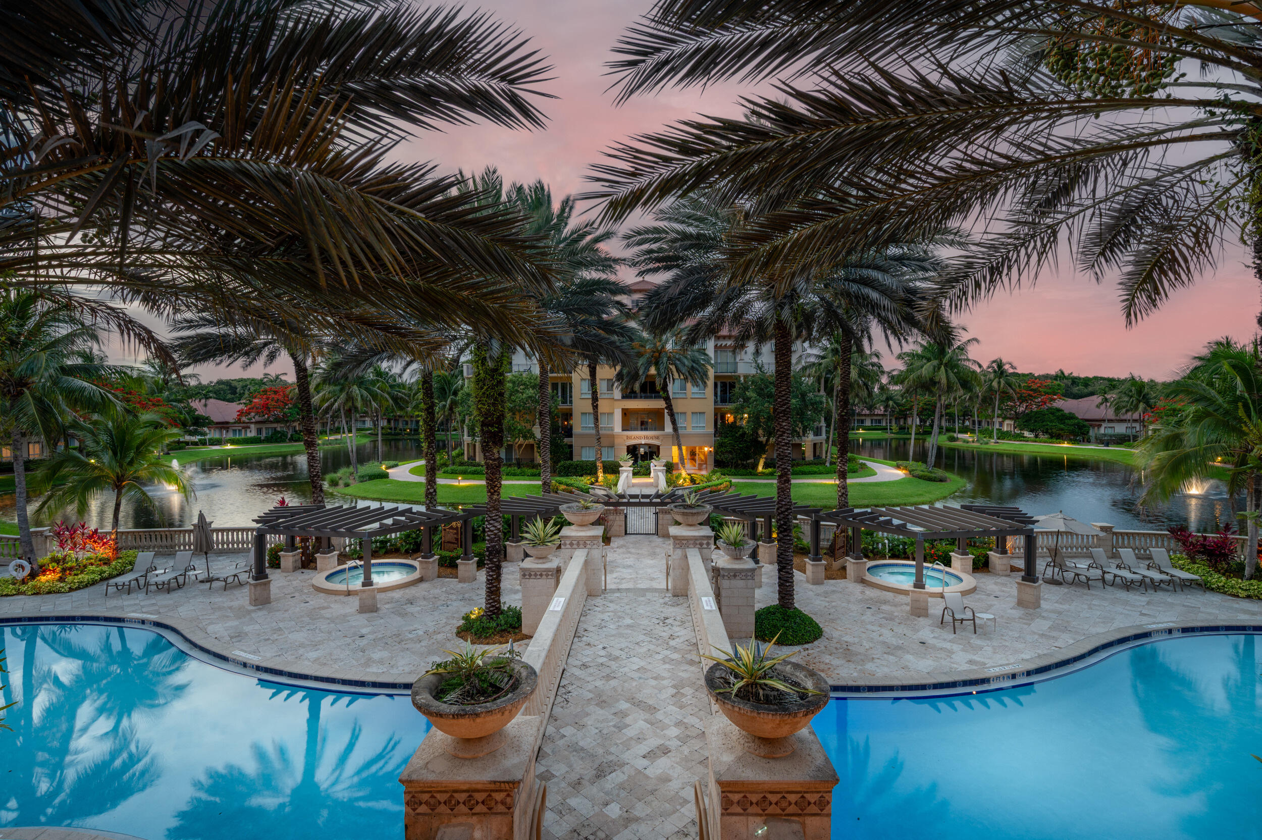 16102 Emerald Estates #220, Weston FL 33331