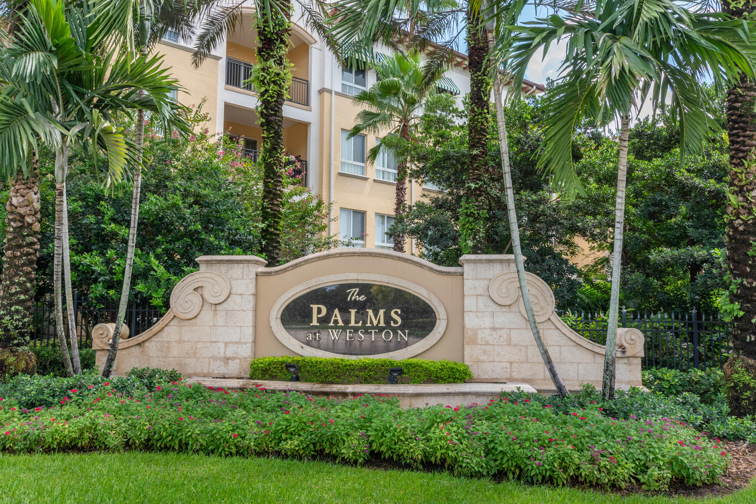 16102 Emerald Estates #220, Weston FL 33331