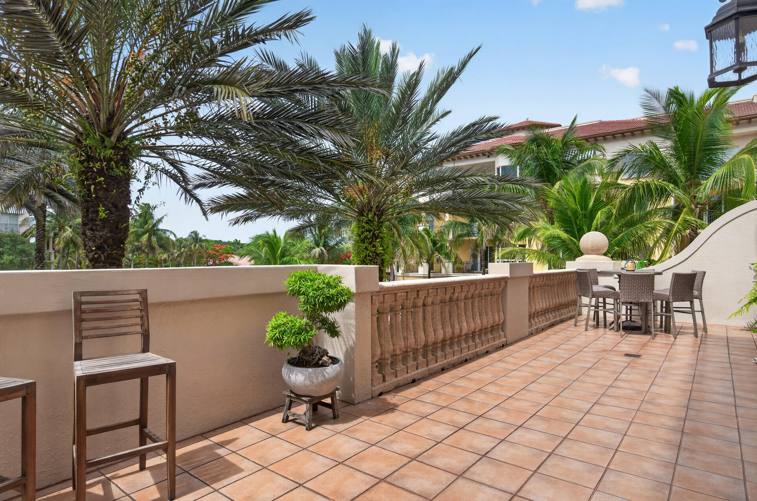 16102 Emerald Estates #220, Weston FL 33331