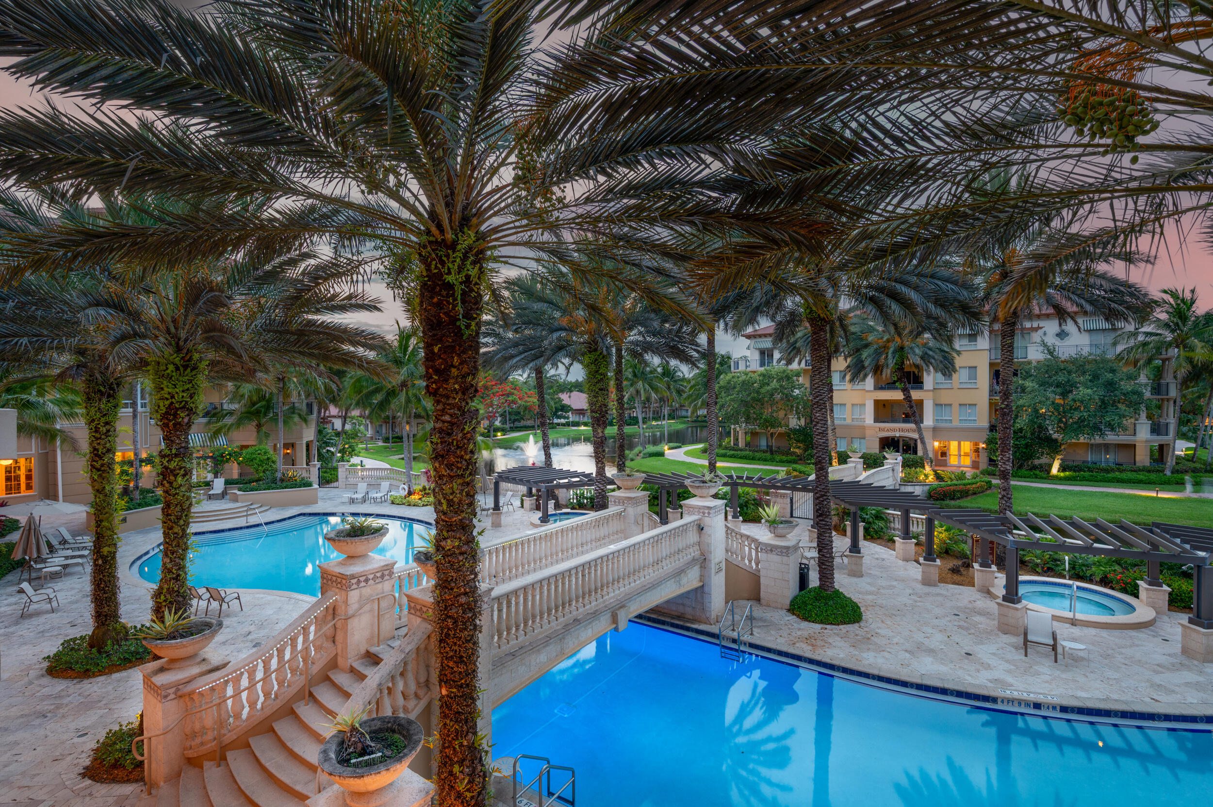 16102 Emerald Estates #220, Weston FL 33331