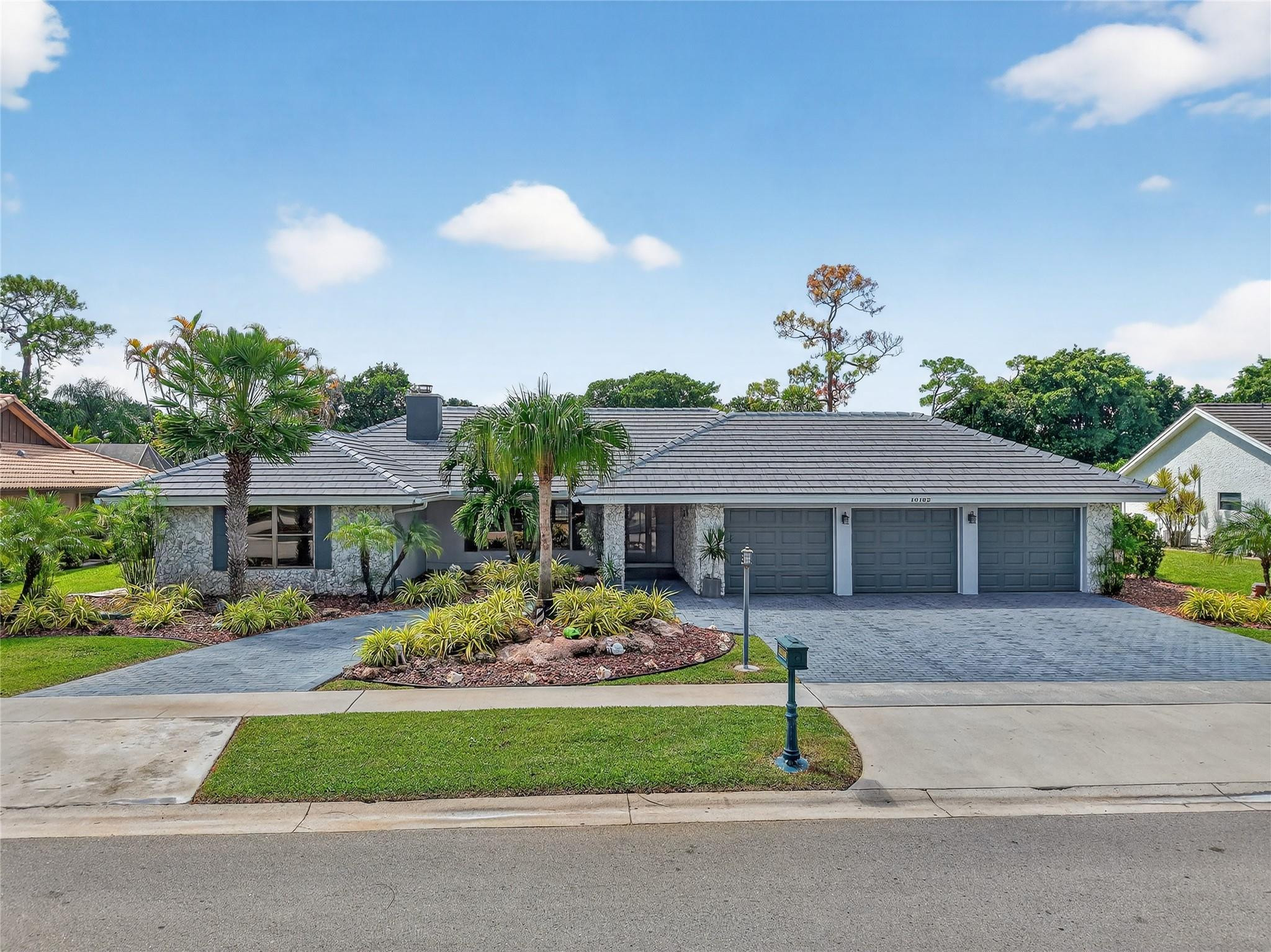 10182 Boca Woods, Boca Raton FL 33428