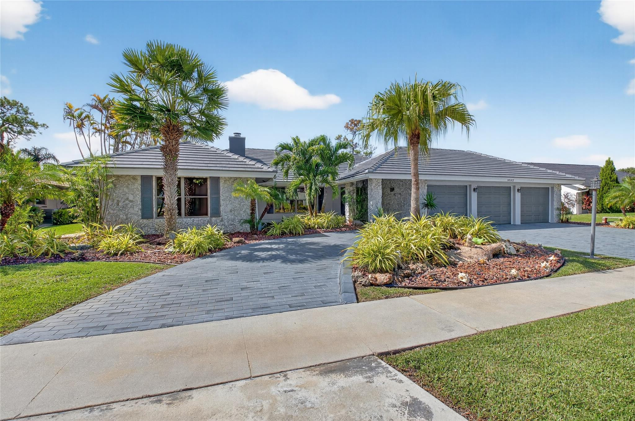 10182 Boca Woods, Boca Raton FL 33428