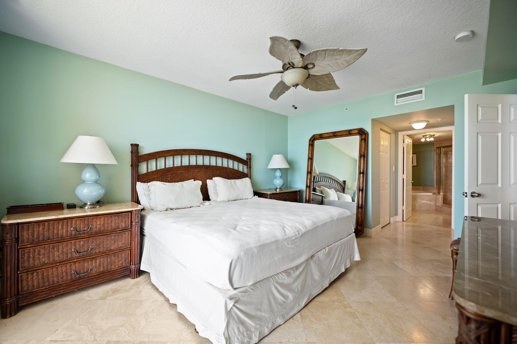 2011 N Ocean #1606, Fort Lauderdale FL 33305