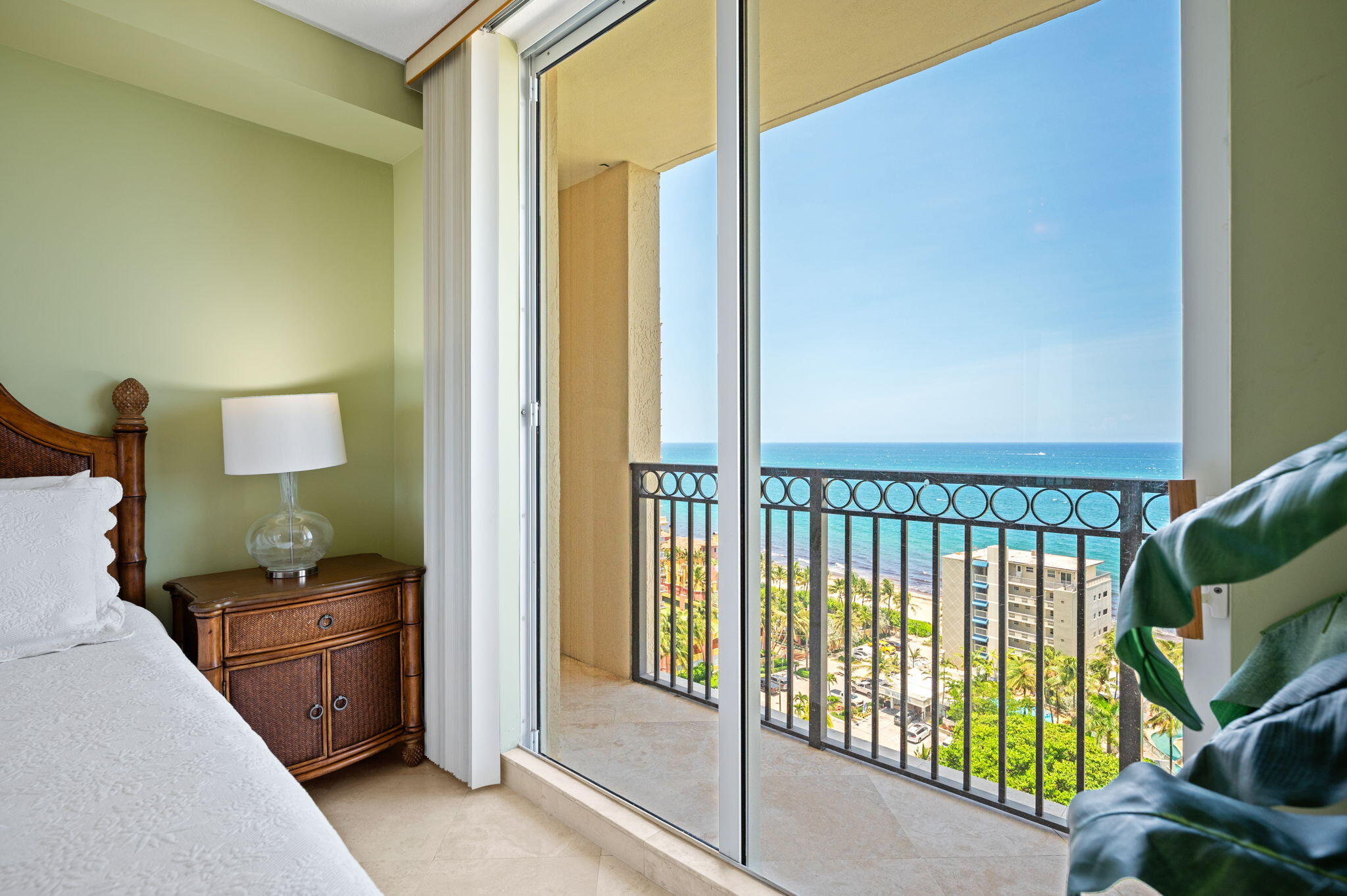 2011 N Ocean #1606, Fort Lauderdale FL 33305