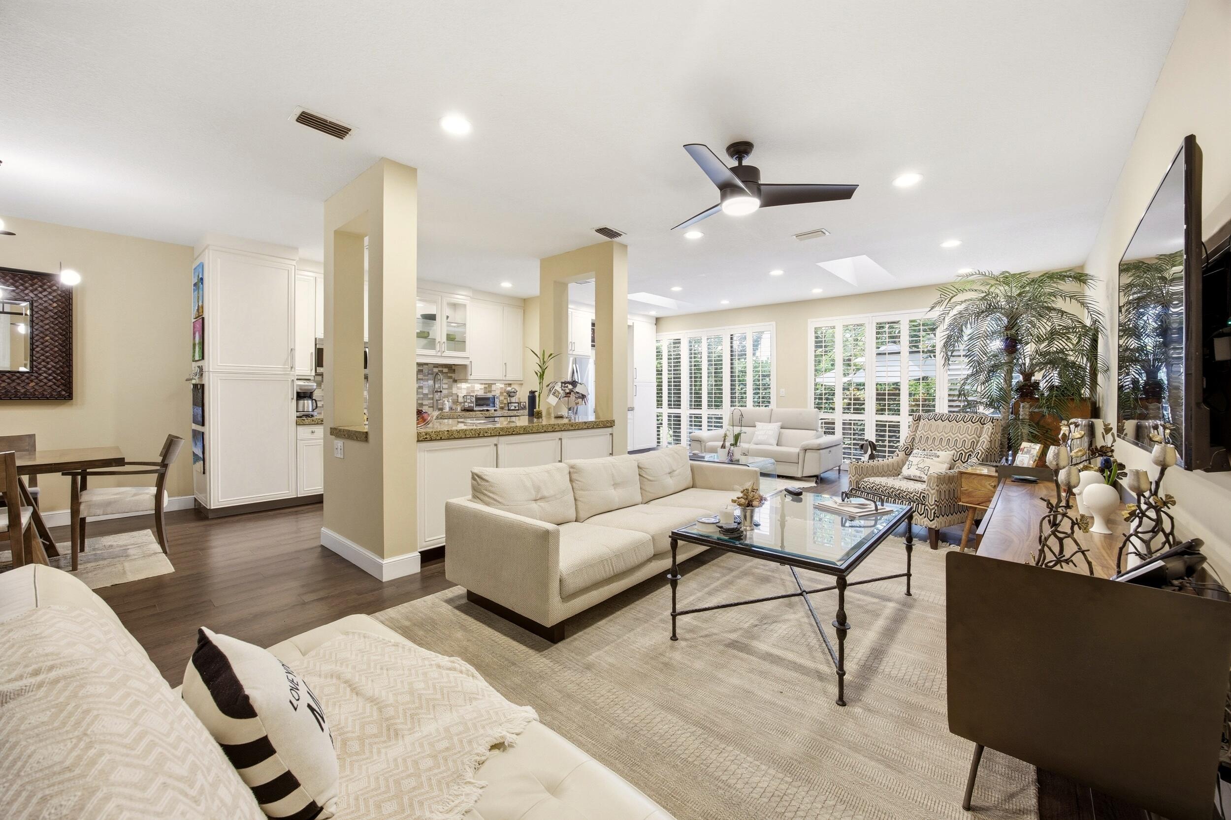 6738 Via Regina, Boca Raton FL 33433