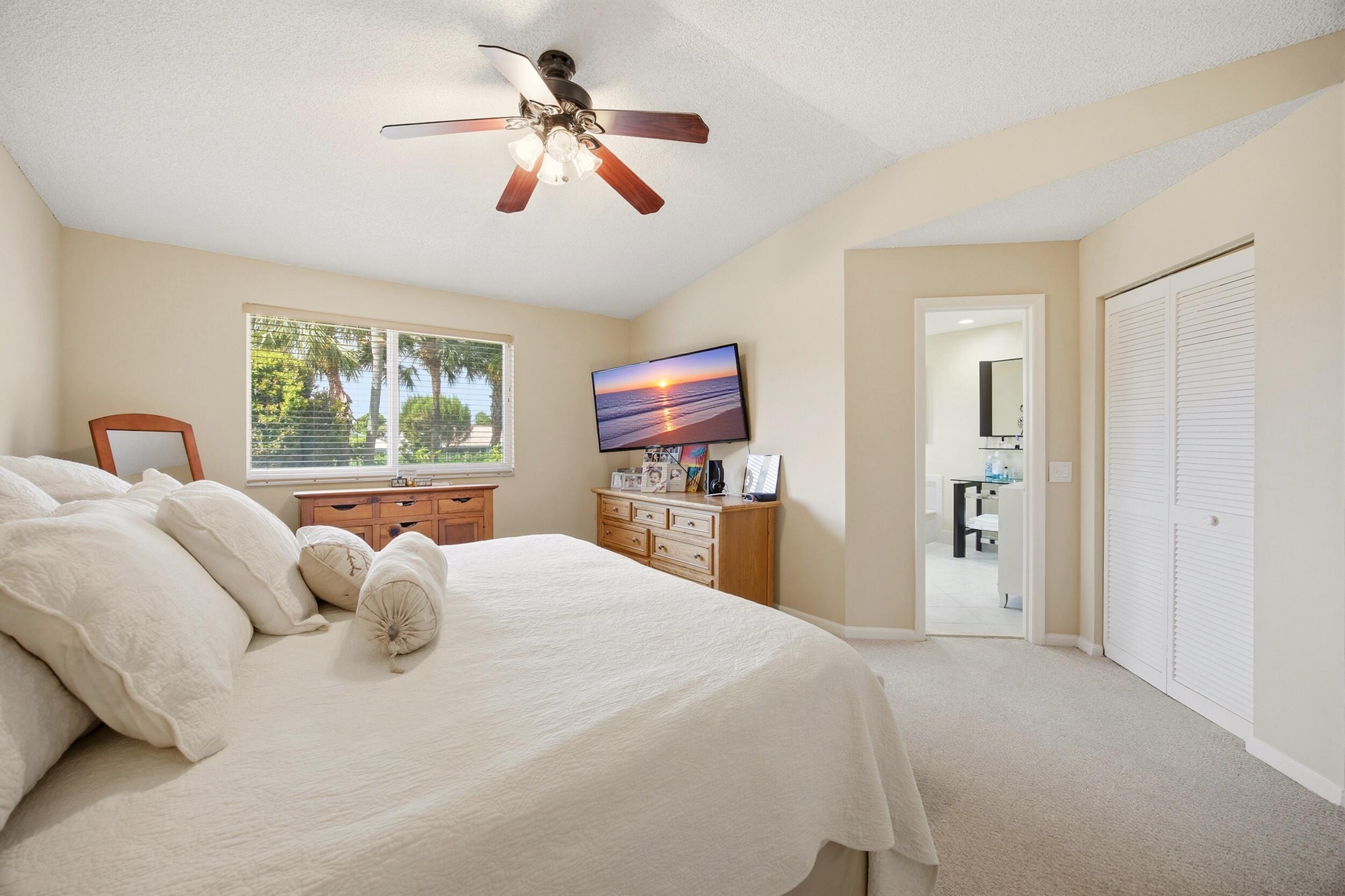 6738 Via Regina, Boca Raton FL 33433