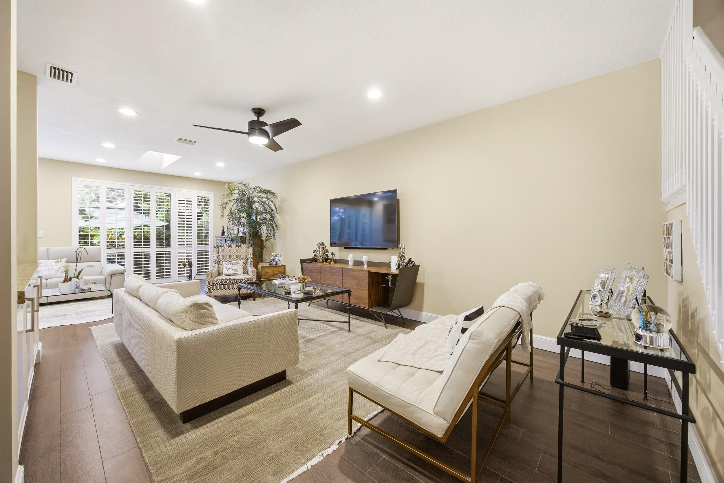 6738 Via Regina, Boca Raton FL 33433