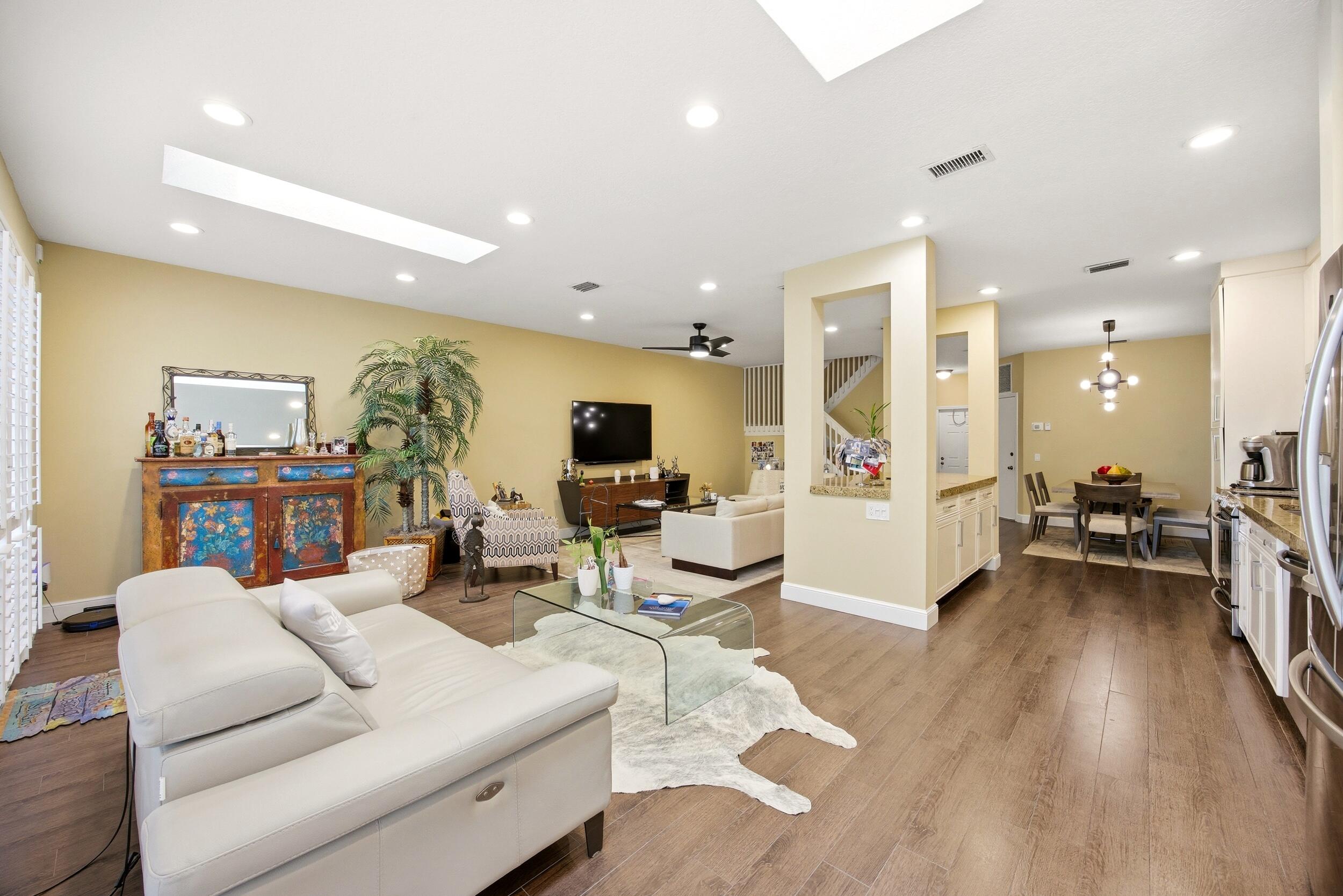 6738 Via Regina, Boca Raton FL 33433