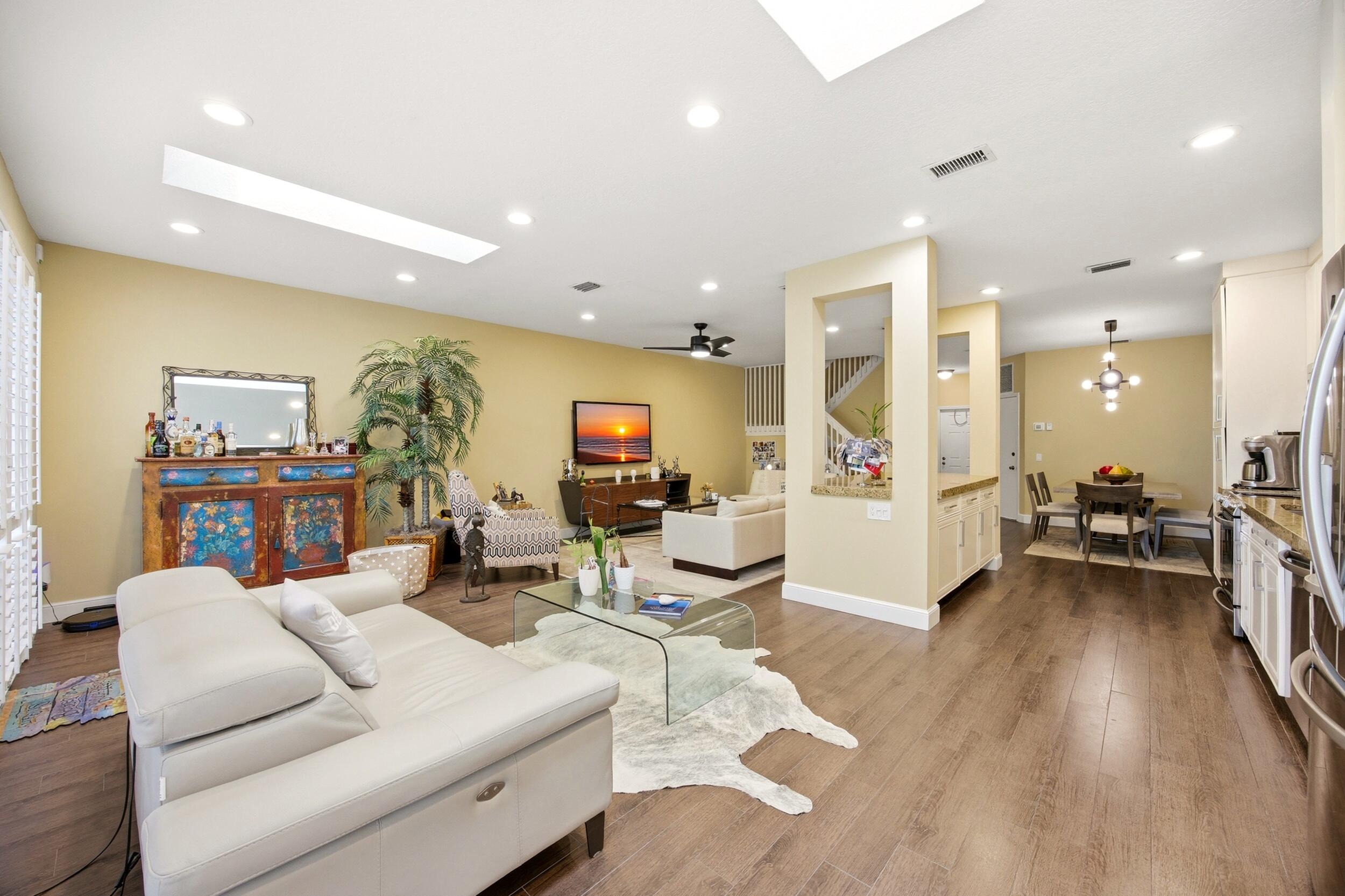 6738 Via Regina, Boca Raton FL 33433