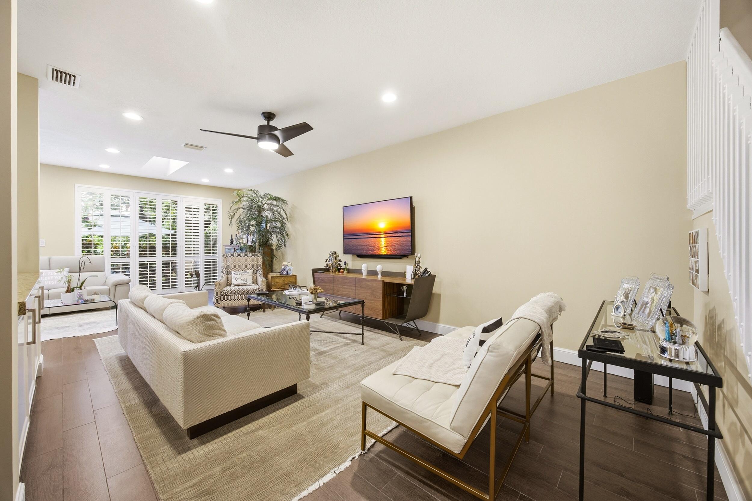 6738 Via Regina, Boca Raton FL 33433