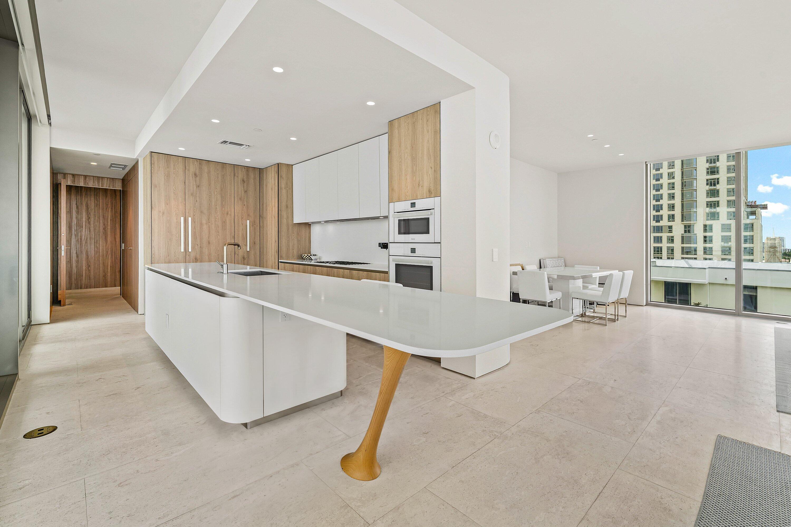 200 Arkona #804, West Palm Beach FL 33401