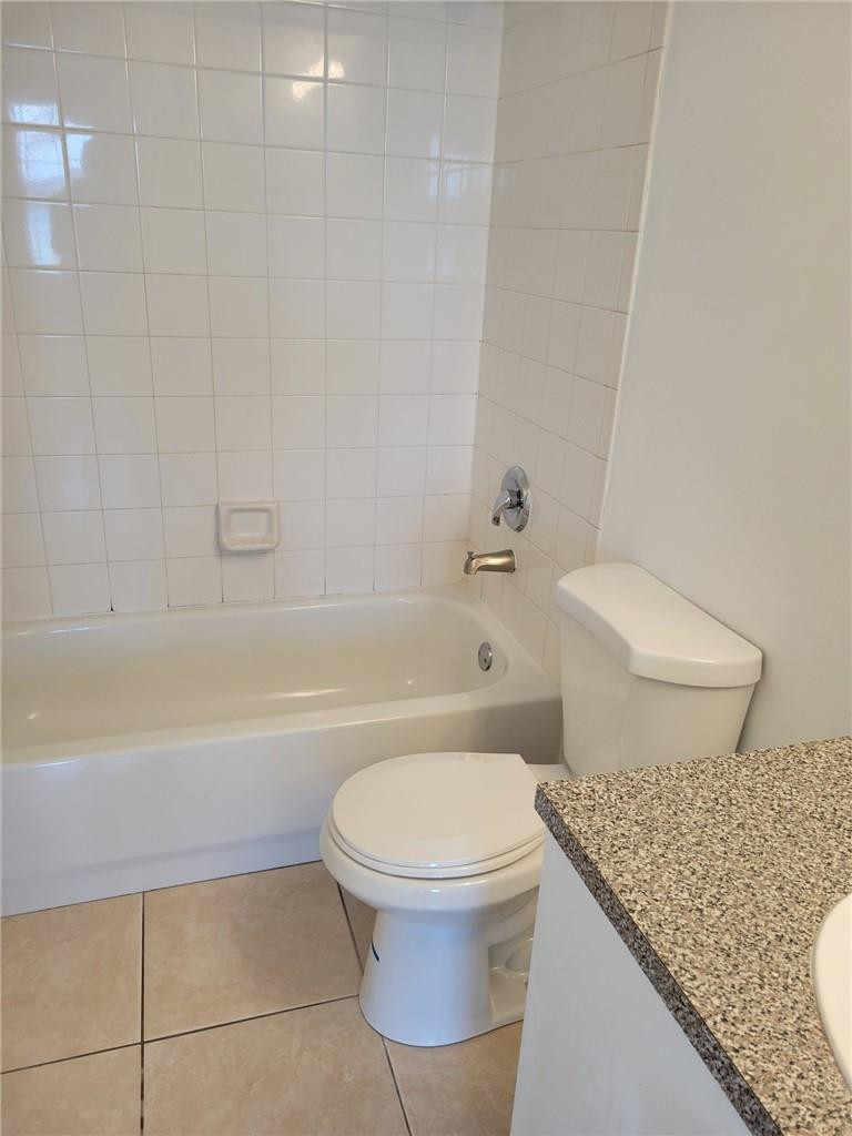 5005 Wiles #108, Coconut Creek FL 33073