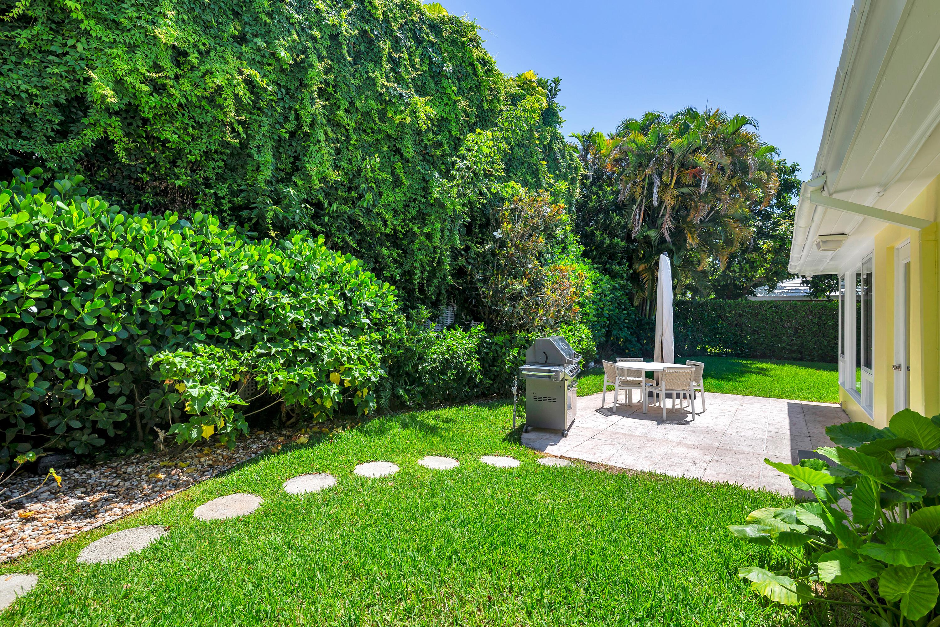 241 Via Linda, Palm Beach FL 33480