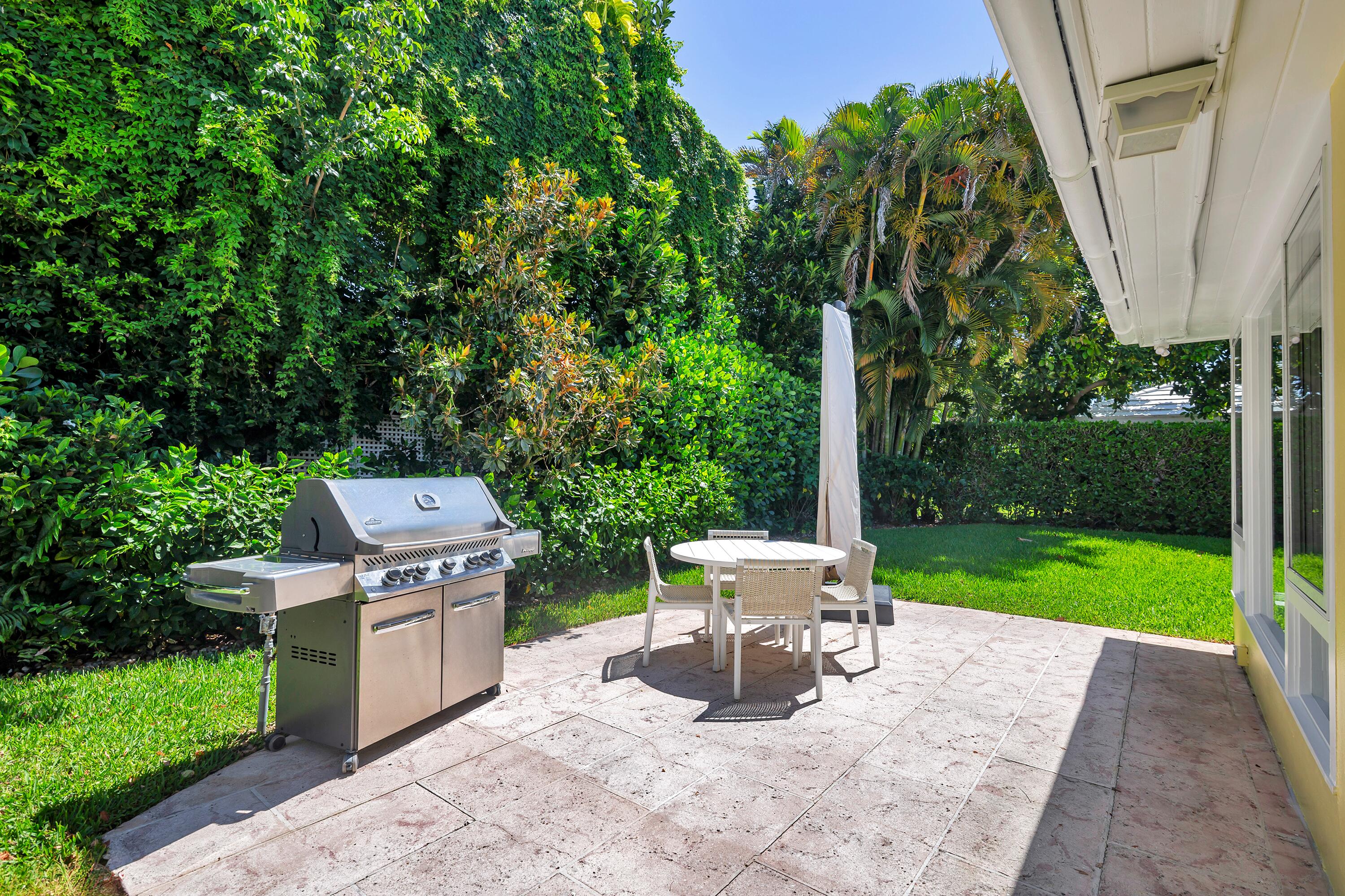 241 Via Linda, Palm Beach FL 33480