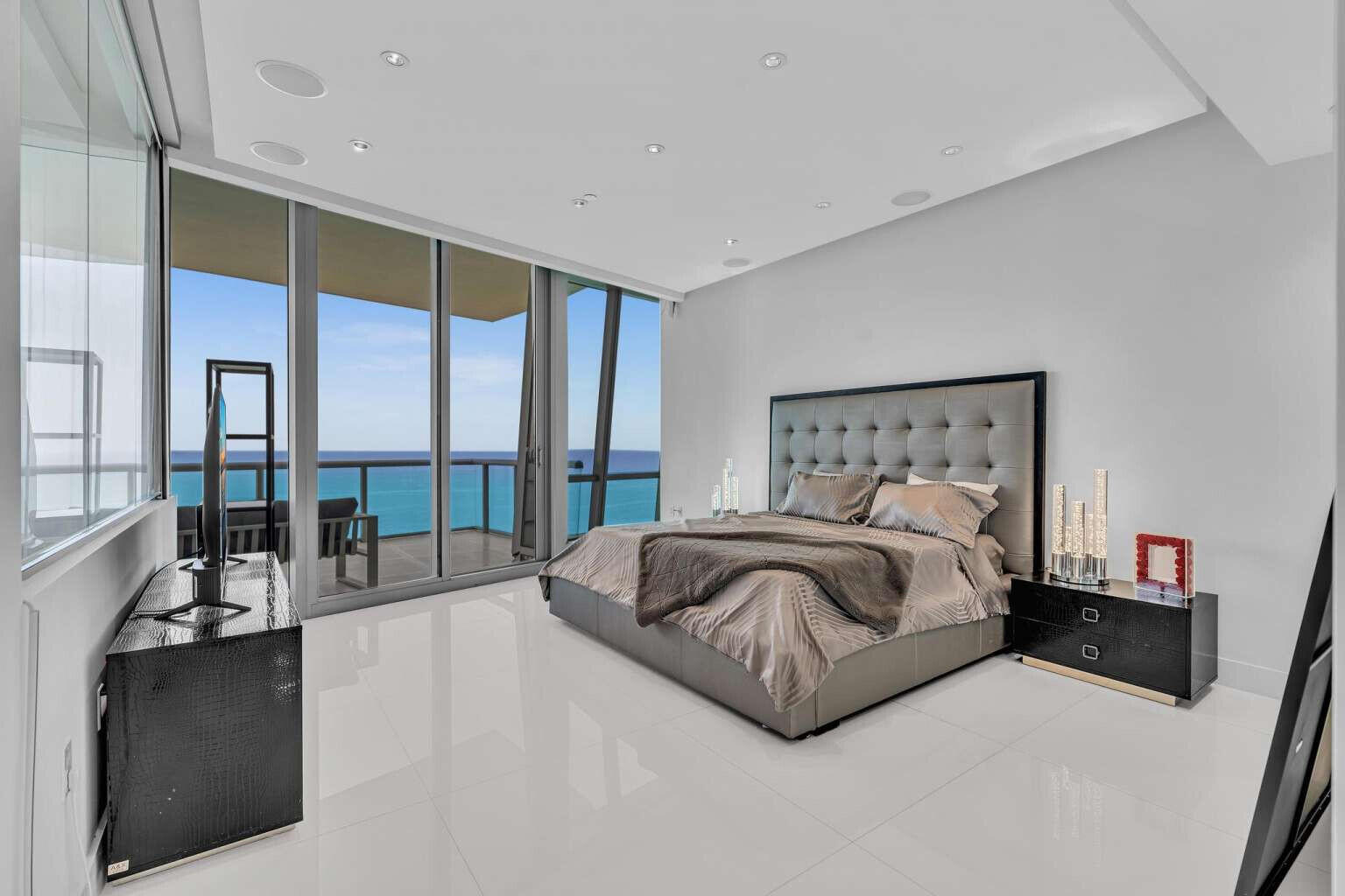 17121 Collins #4403, Sunny Isles Beach FL 33160