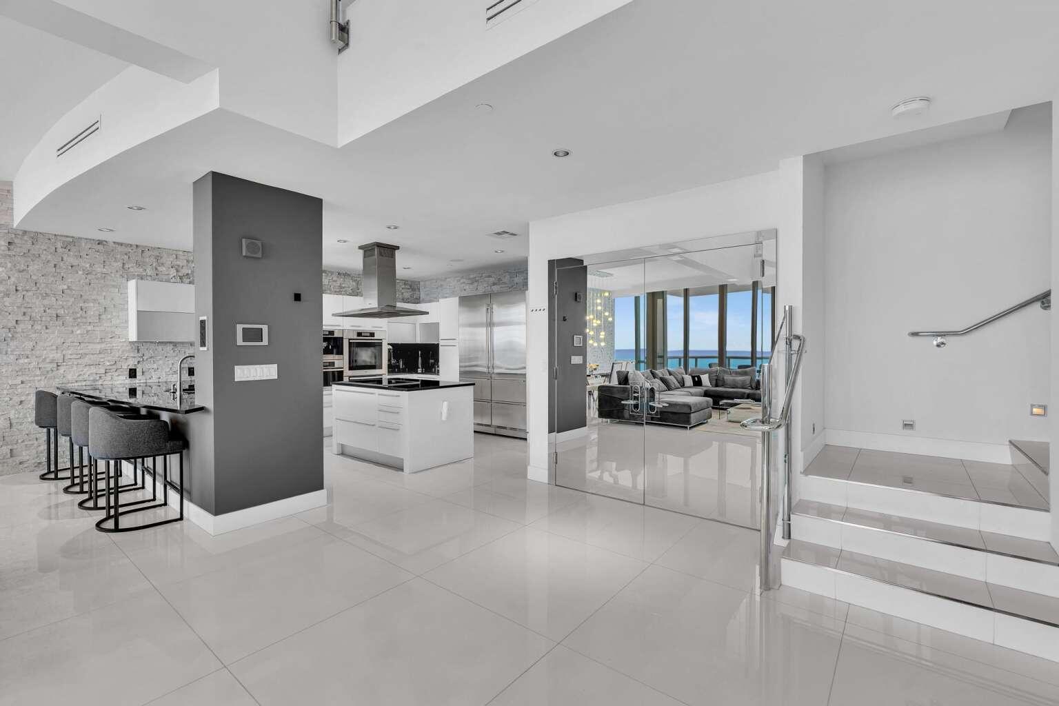 17121 Collins #4403, Sunny Isles Beach FL 33160