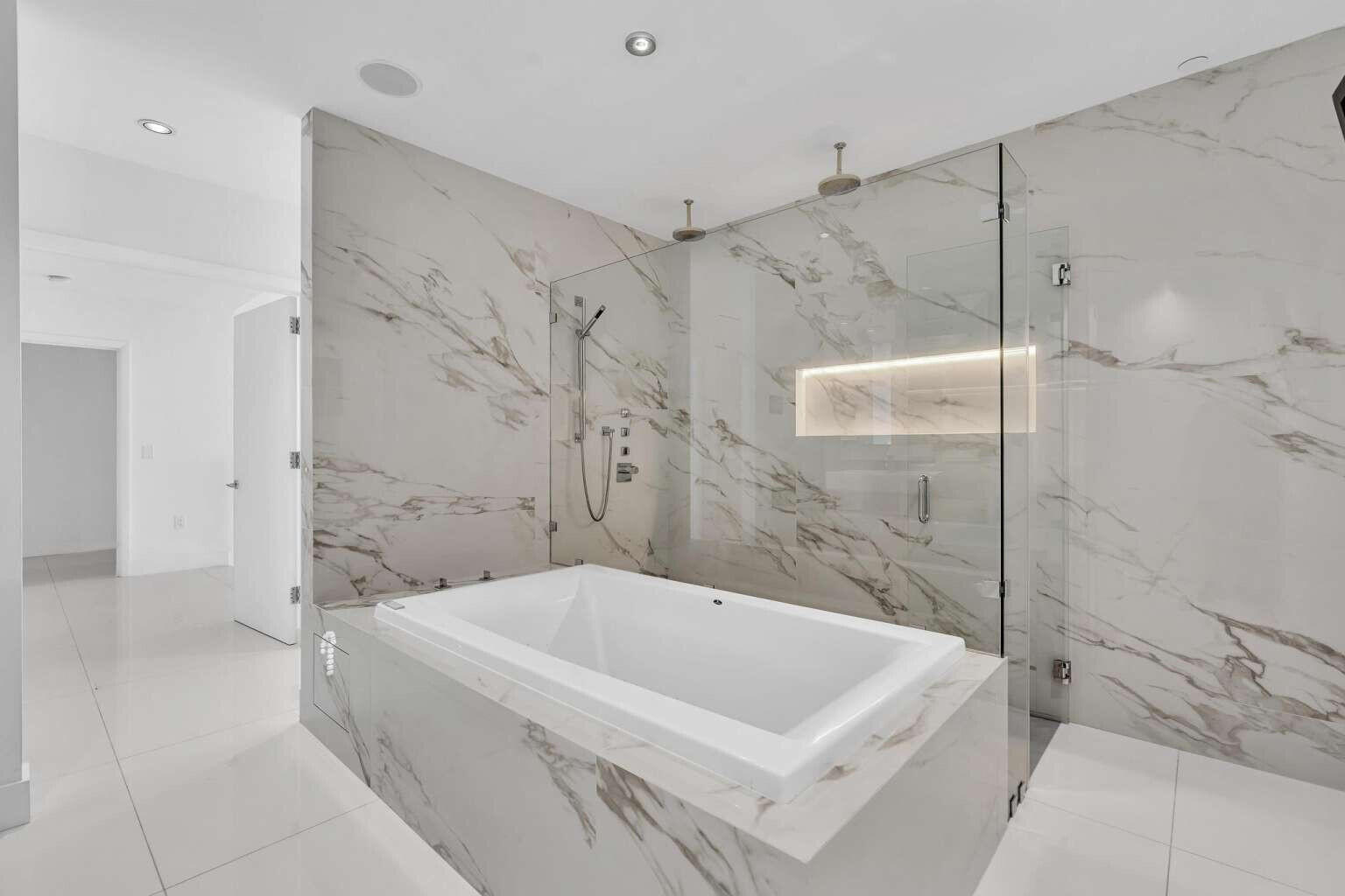 17121 Collins #4403, Sunny Isles Beach FL 33160