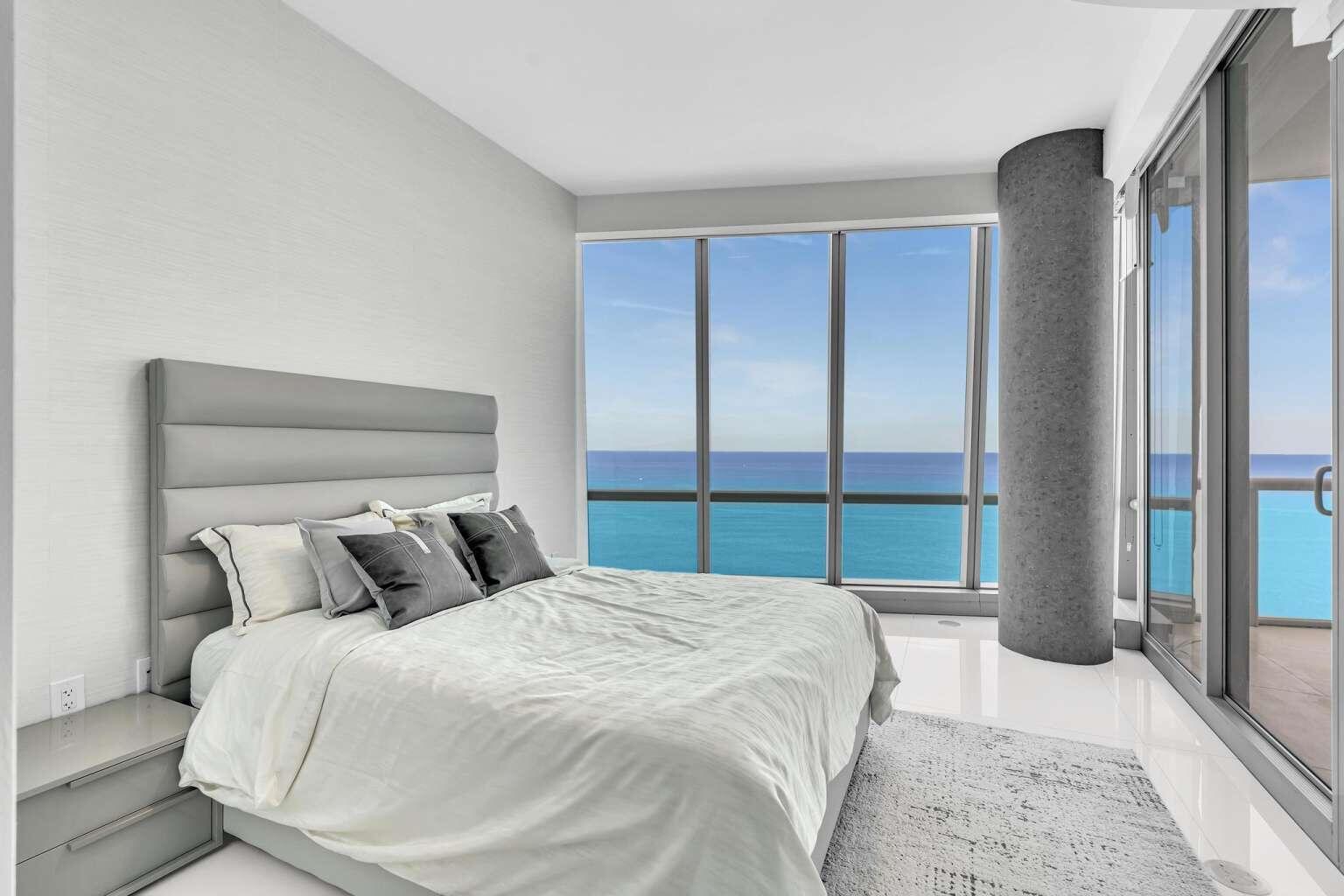 17121 Collins #4403, Sunny Isles Beach FL 33160