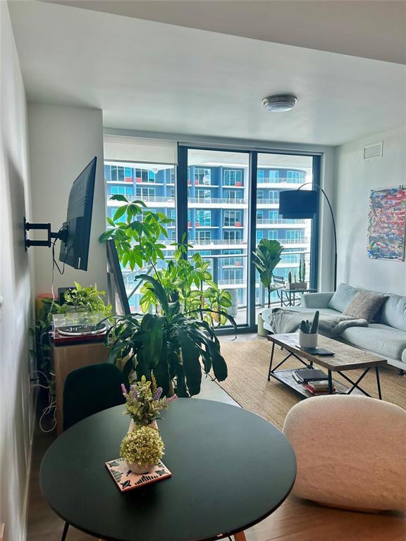 1300 S Miami #1907, Miami FL 33130