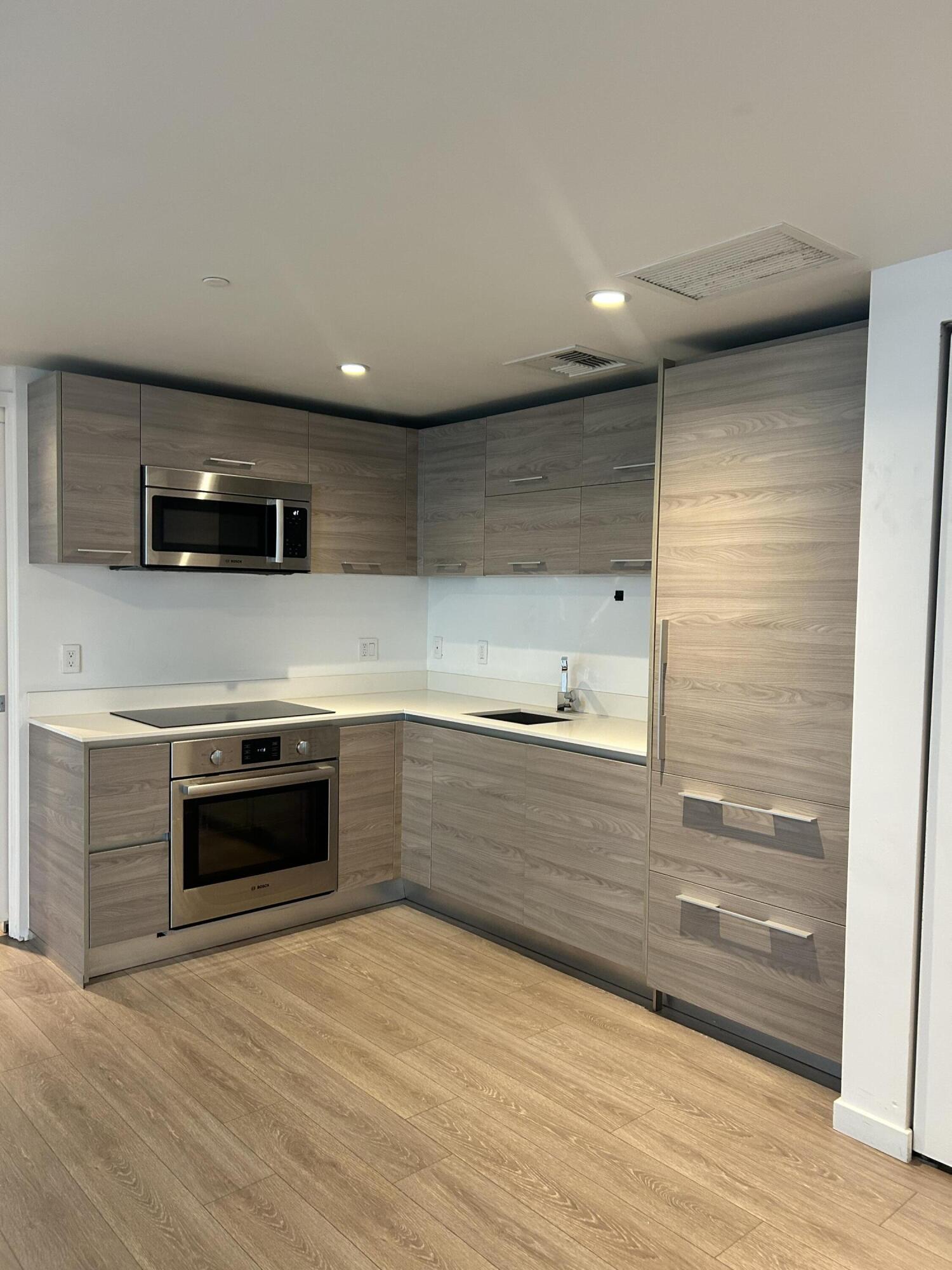 1300 S Miami #1907, Miami FL 33130