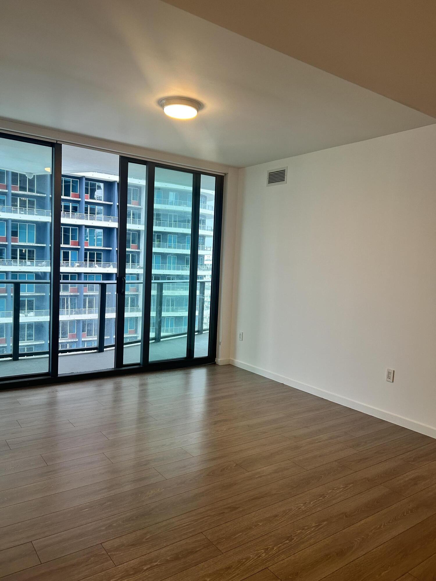 1300 S Miami #1907, Miami FL 33130