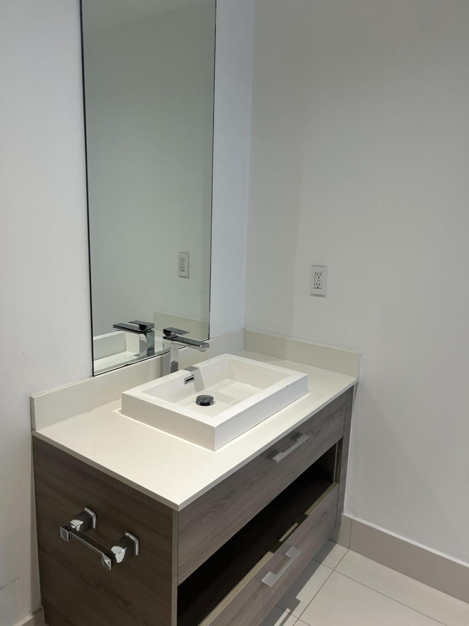 1300 S Miami #1907, Miami FL 33130
