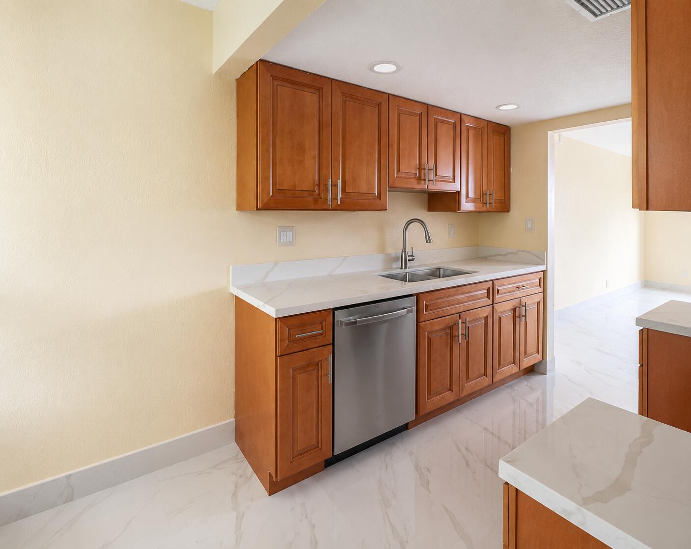 3101 NW 47th #335, Lauderdale Lakes FL 33319
