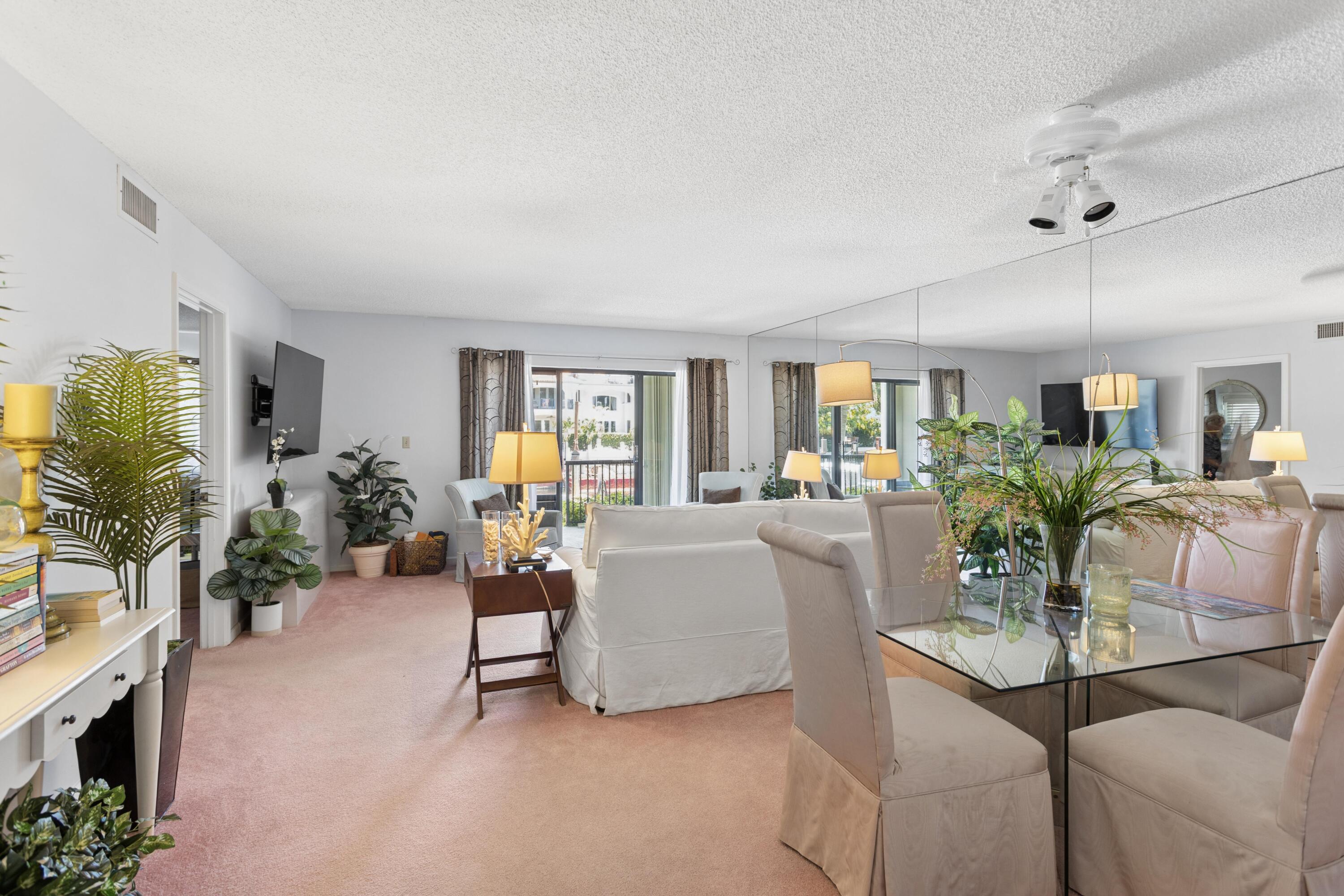 2751 NE 15th #103, Fort Lauderdale FL 33304
