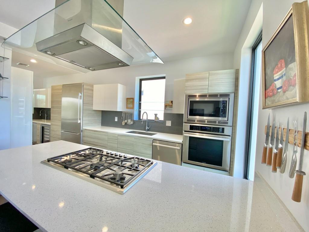 348 Balboa, Hollywood FL 33019