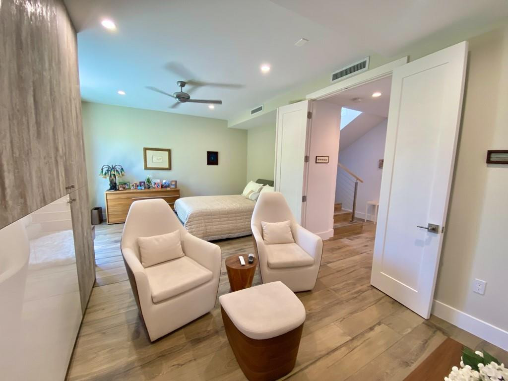 348 Balboa, Hollywood FL 33019