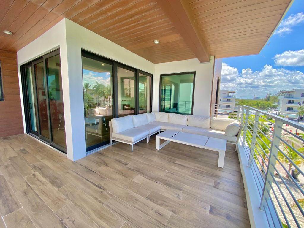 348 Balboa, Hollywood FL 33019