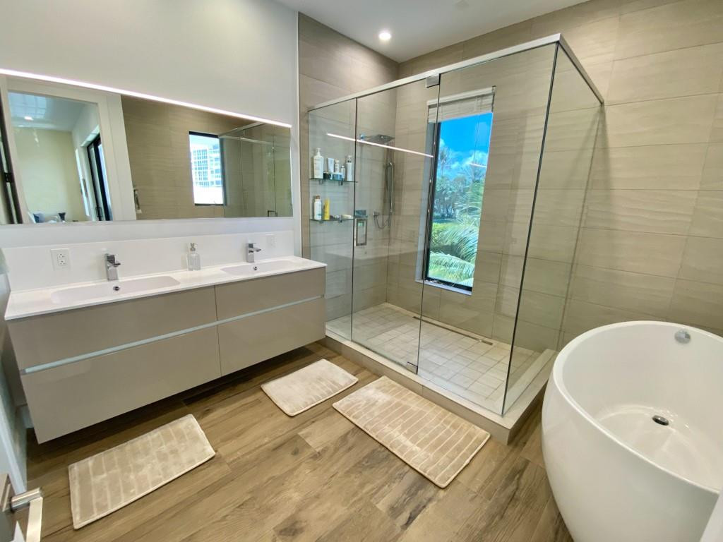 348 Balboa, Hollywood FL 33019