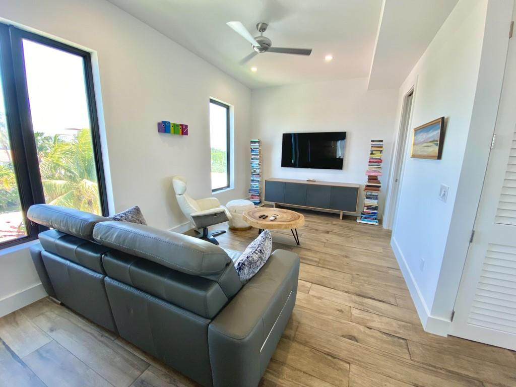 348 Balboa, Hollywood FL 33019