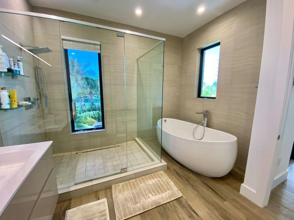 348 Balboa, Hollywood FL 33019