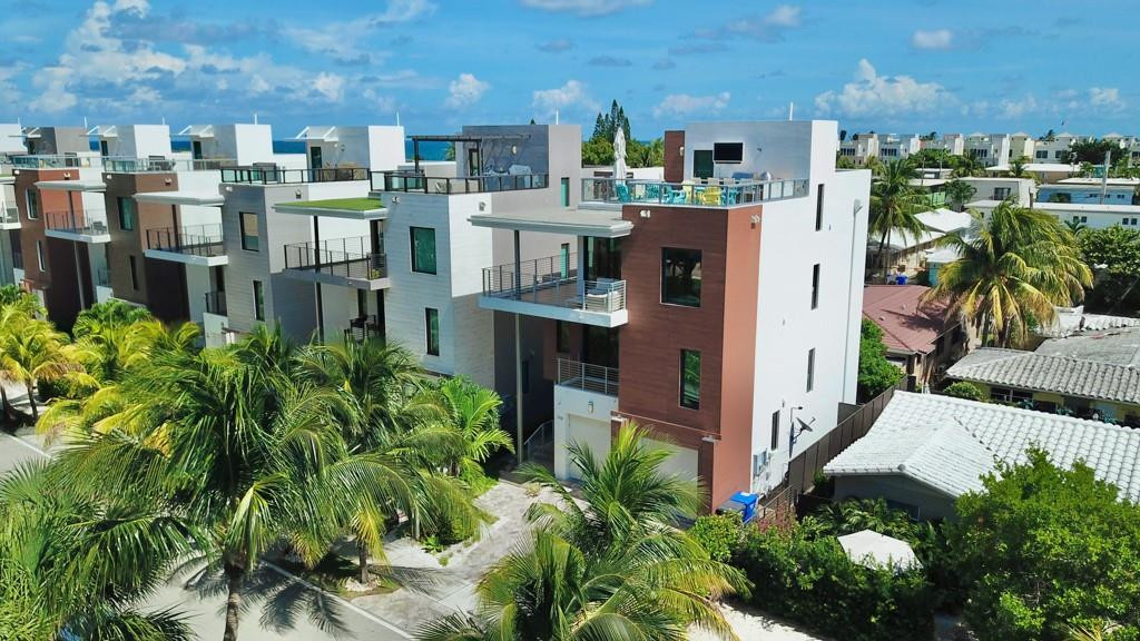 348 Balboa, Hollywood FL 33019