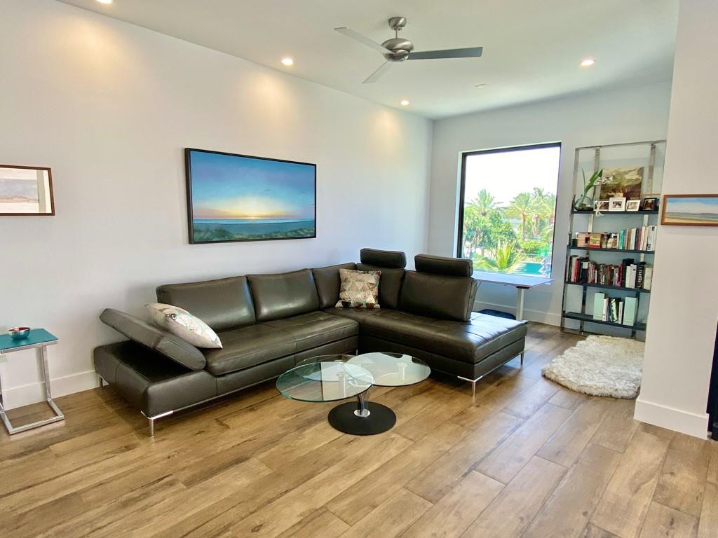 348 Balboa, Hollywood FL 33019