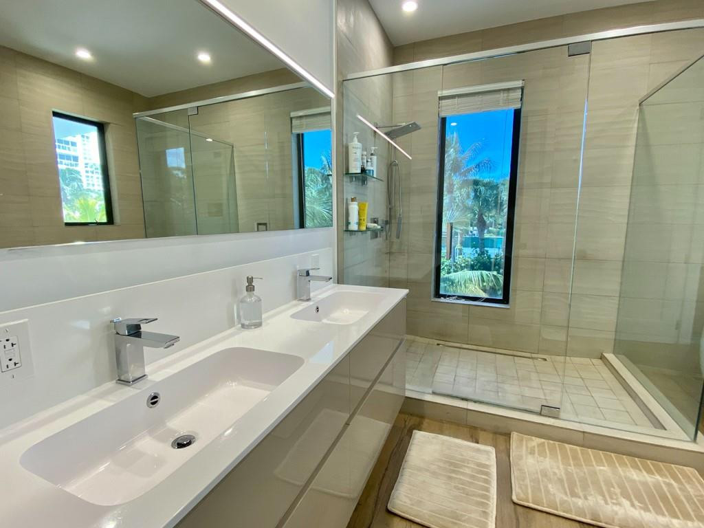 348 Balboa, Hollywood FL 33019