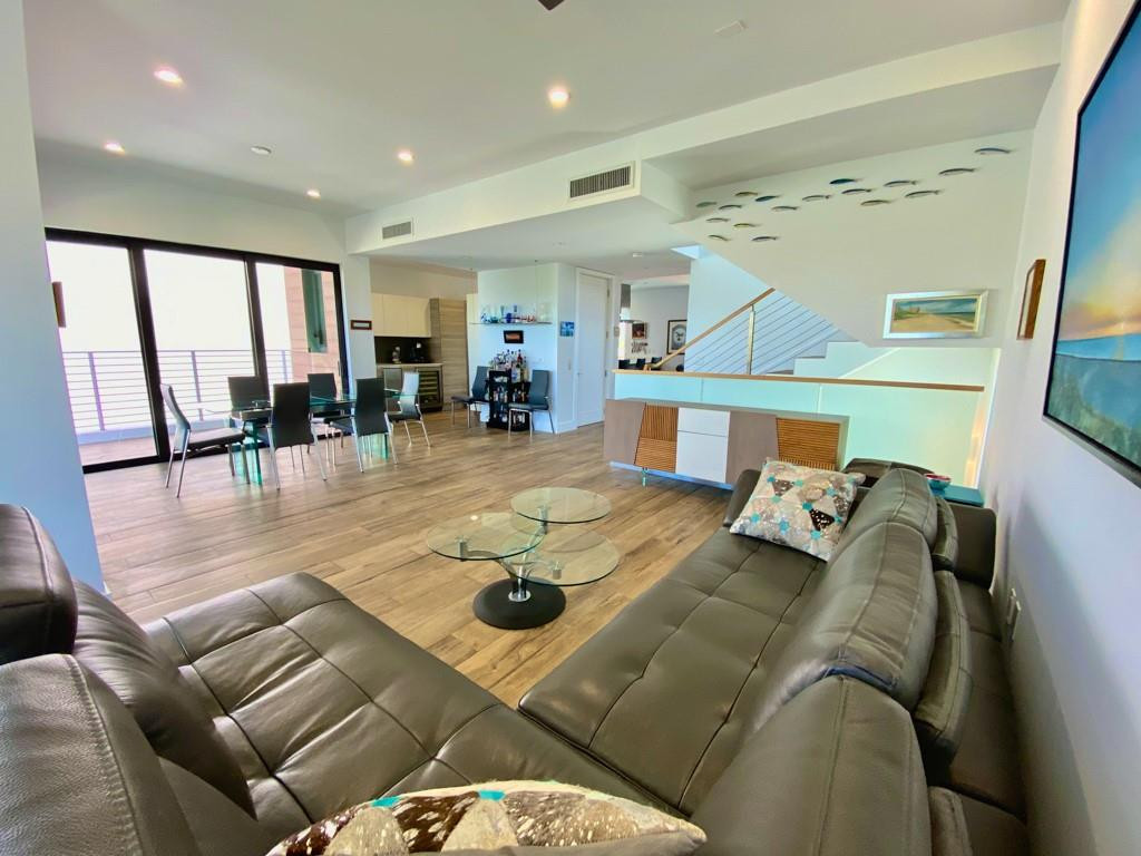 348 Balboa, Hollywood FL 33019