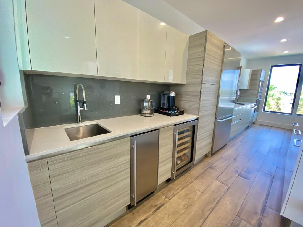 348 Balboa, Hollywood FL 33019