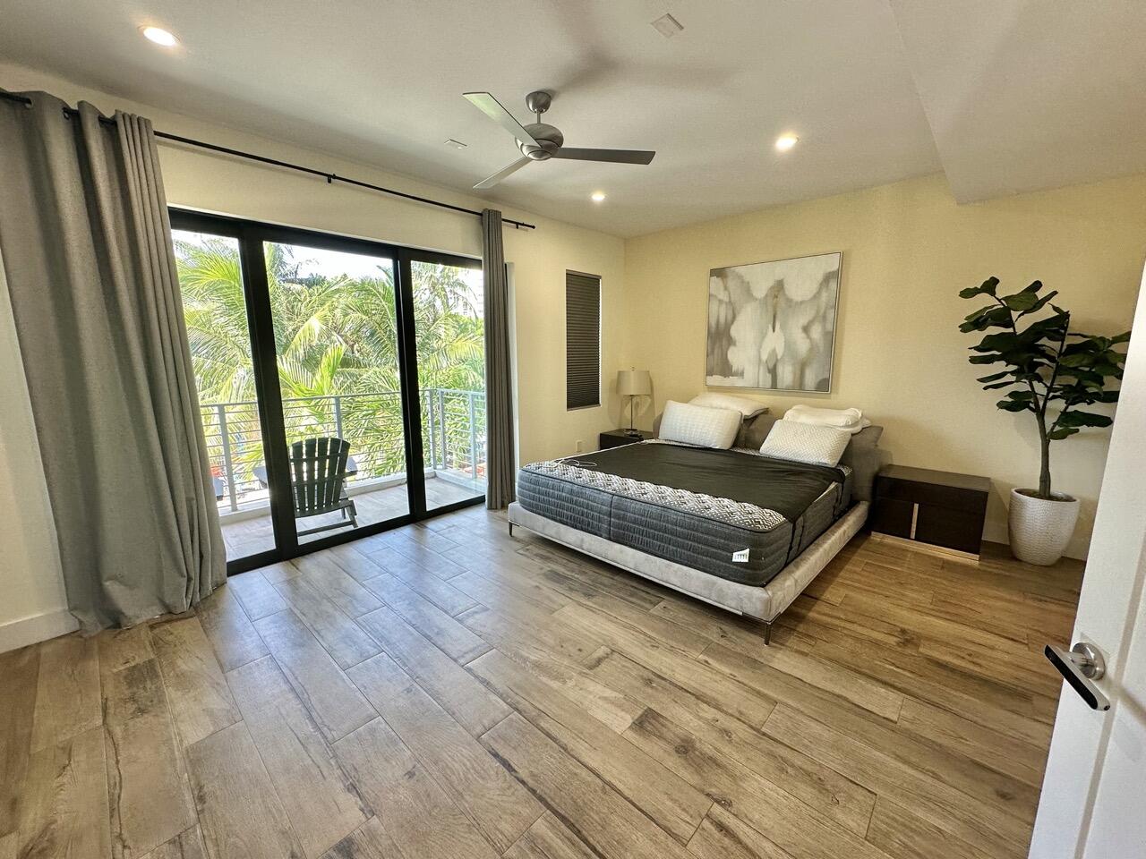 348 Balboa, Hollywood FL 33019