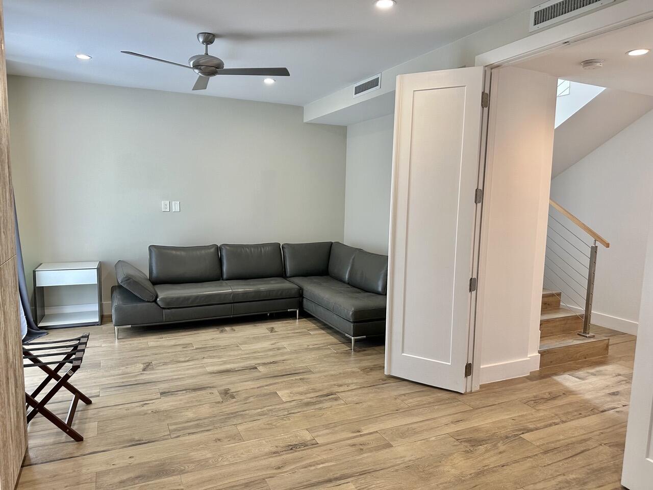 348 Balboa, Hollywood FL 33019