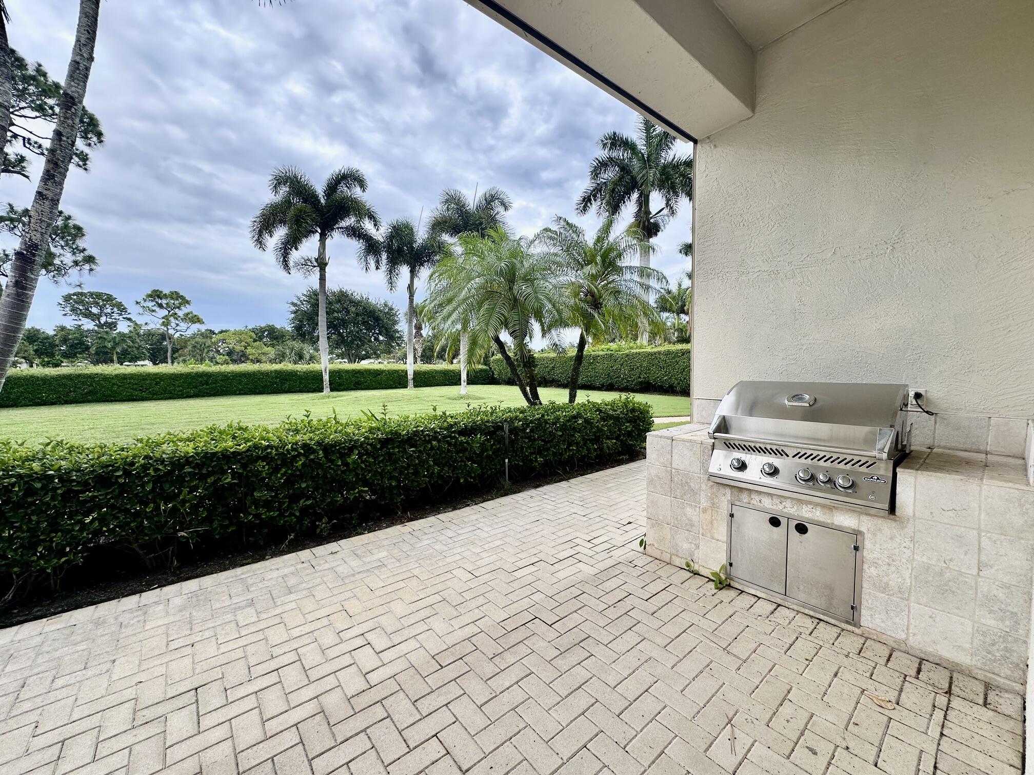 645 Atlantis Estates, Atlantis FL 33462