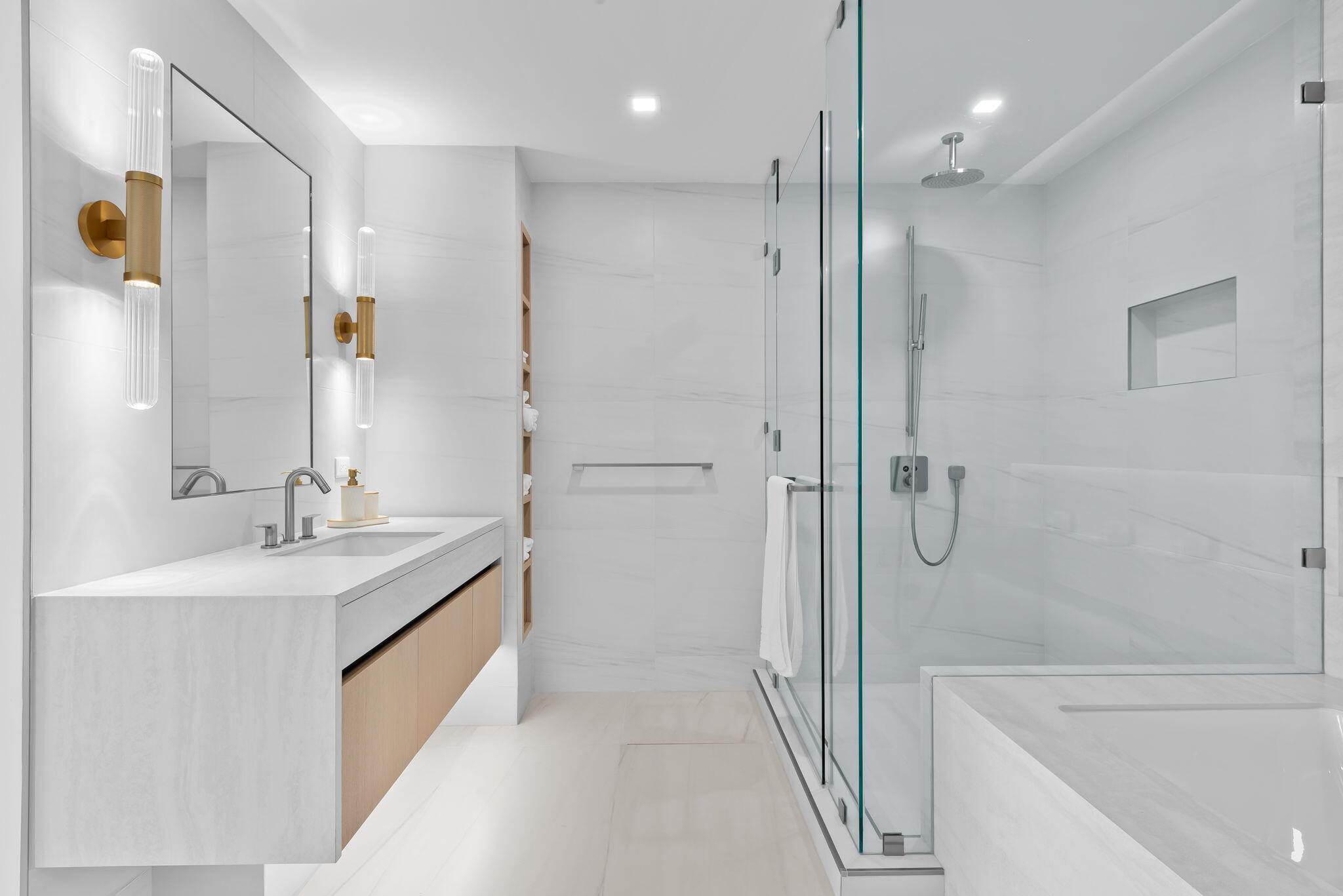 900 N Ocean #906, Pompano Beach FL 33062