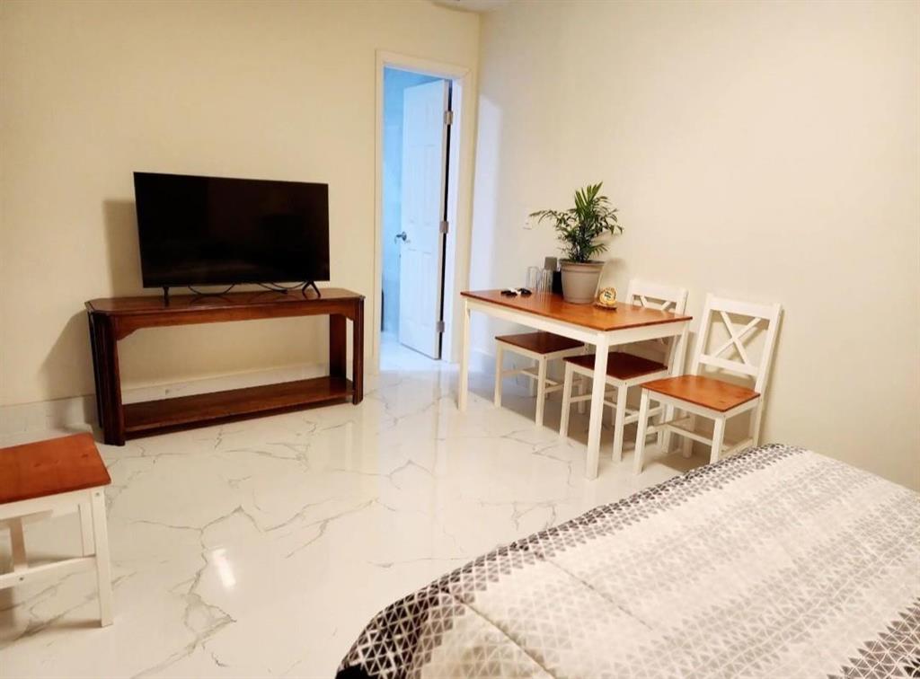 875 Westward, Miami Springs FL 33166